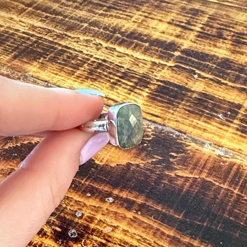 Sterling Silver Green Gemstone Statement Ring - Unbranded